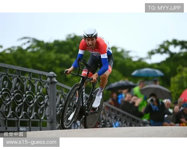 环法自行车赛落幕 总成绩黄衫归属悬念揭晓 环法自行车赛落幕 总成绩黄衫归属悬念揭晓