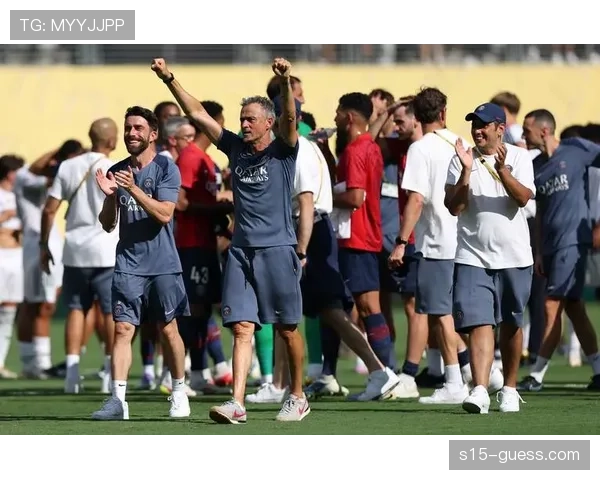 巴黎圣日耳曼球迷组织慈善活动，支援本地社区